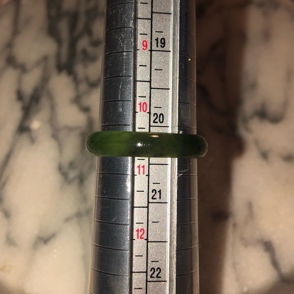 vtg Jade Stone Carved Rounded Band Approx Sz 10.5 - 10.75 - Picture 7 of 7